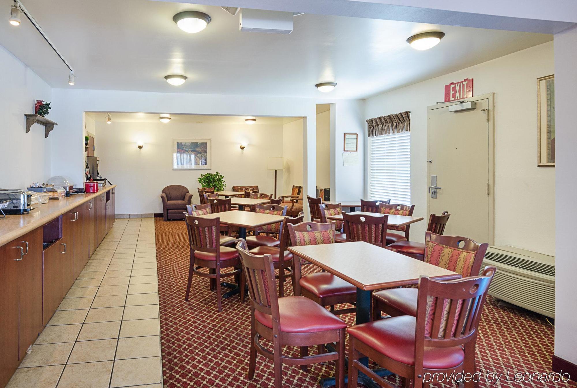 Econo Lodge Inn & Suites Johnson City Extérieur photo
