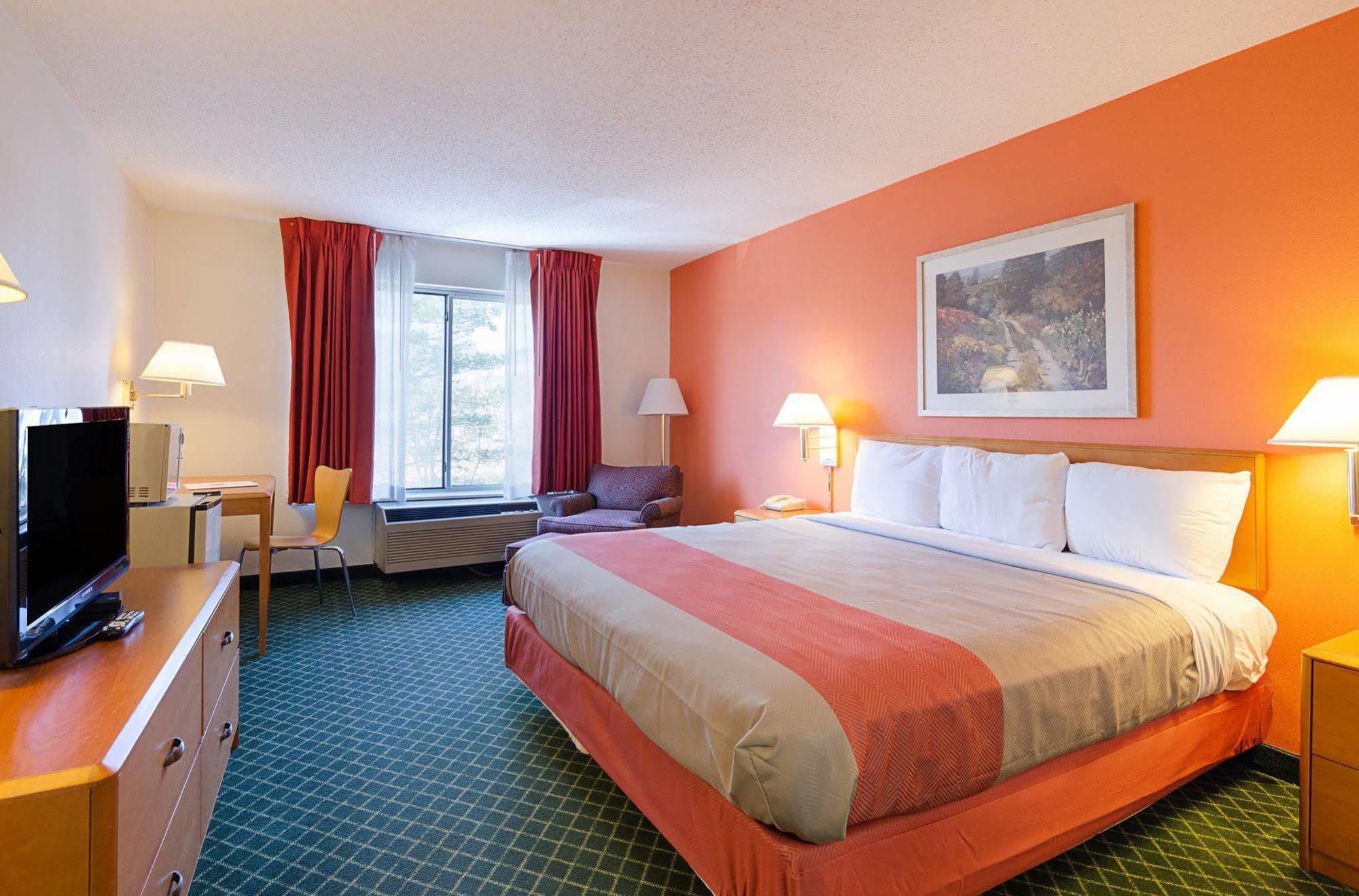 Econo Lodge Inn & Suites Johnson City Extérieur photo