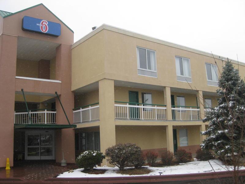 Econo Lodge Inn & Suites Johnson City Extérieur photo