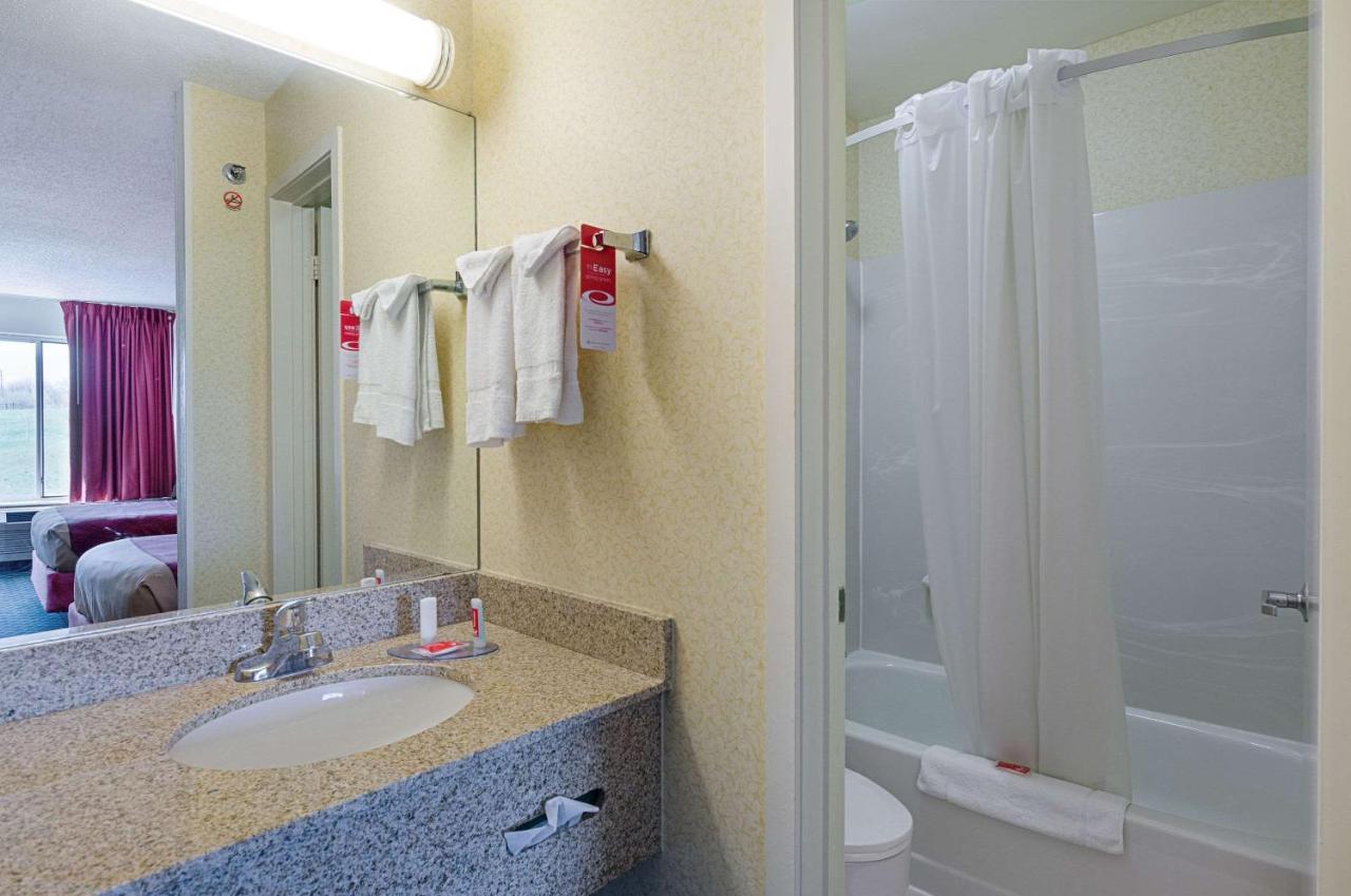 Econo Lodge Inn & Suites Johnson City Extérieur photo