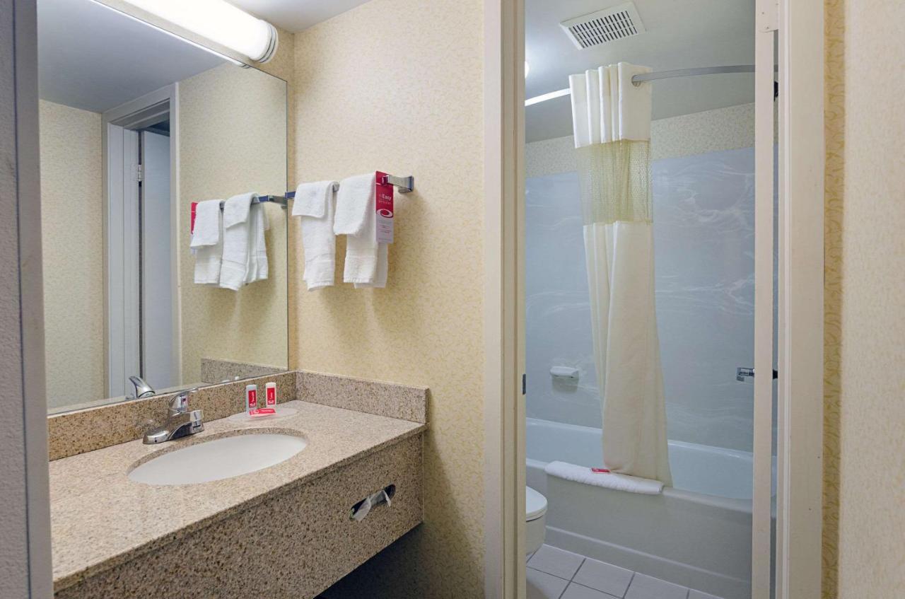 Econo Lodge Inn & Suites Johnson City Extérieur photo